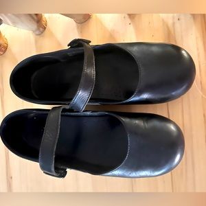 SANITA CLARE WOMEN MARY JANE CLOG IN BLACK